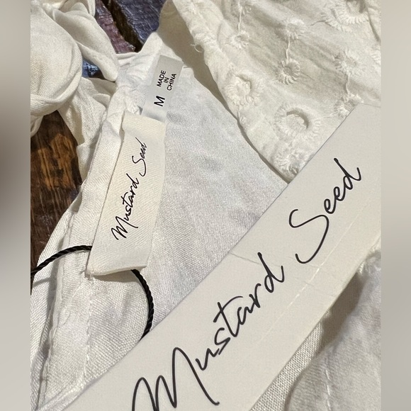 Mustard Seed-adorable, white eyelet top - size M - Picture 4 of 9